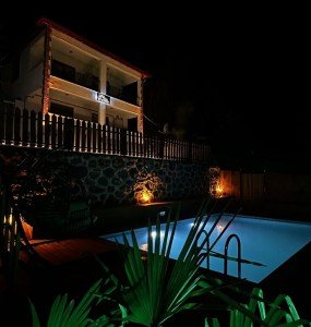 Flaner Villa House